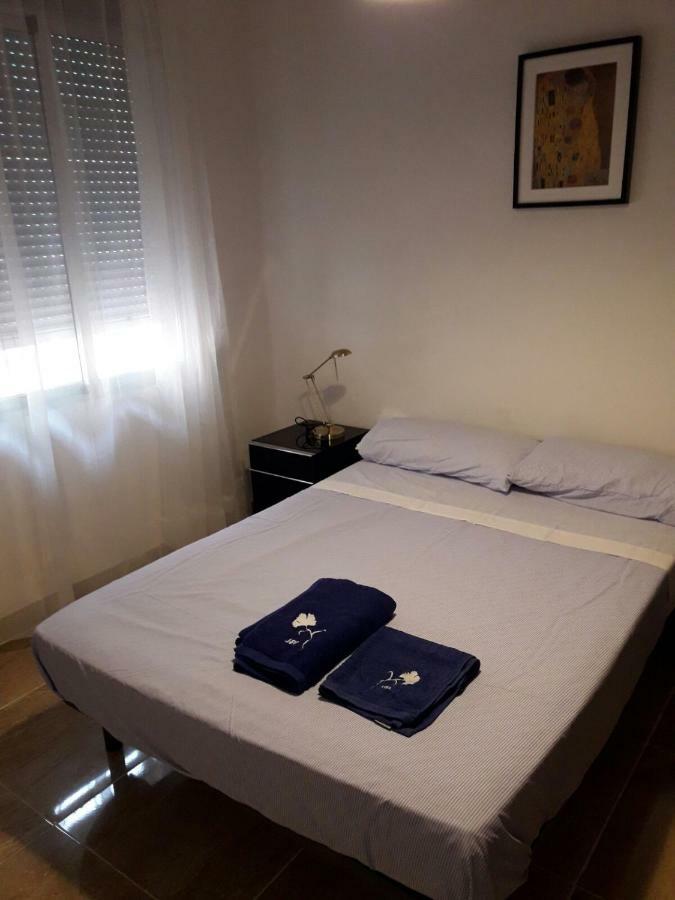 Apartamento Sofia บาเลนเซีย ภายนอก รูปภาพ